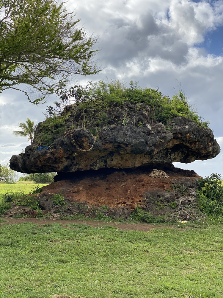 ポハクラナイ（バランスロック）｜ノースショアのパワースポット